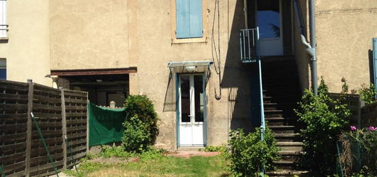 Maison  à louer, 3 pièces, 2 chambres, 74 m²