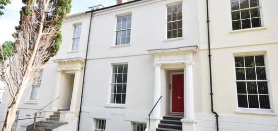 Flat to rent in Newport Terrace, Barnstaple, Devon EX32