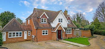 5 bedroom detached house to rent