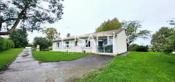 Maison de plain pied avec piscine