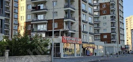 ZÜMRÜT MAH YERİ KONUMU ÇOK GÜZEL 185 M²SÜPER LÜKS DAİRE