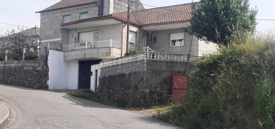 Casa adosada en venta en Camiño Cerdeira, Sardoma - Castrelos