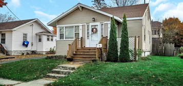 2006 9th St, Rensselaer, NY 12144