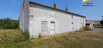 Maison en pierre Saint Martin de Fraigneau