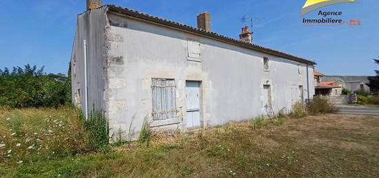 Maison en pierre Saint Martin de Fraigneau