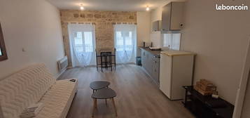 Studio meublé 26 m2 plein coeur de ville dispo 21 déc