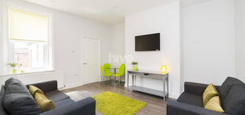 Flat to rent in Hazelwood Avenue, Jesmond, Newcastle Upon Tyne NE2