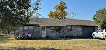 902 NE 6th St, Wagoner, OK 74467