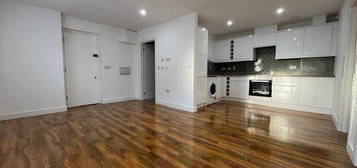 2 bed flat to rent