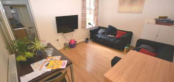 6 bed terraced house to rent