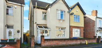 3 bed semi-detached house for sale