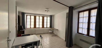 Studio 1 pièce 24 m²