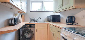 Maisonette for sale in Morden Road, Mitcham CR4