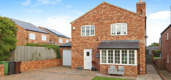 4 bed detached house for sale