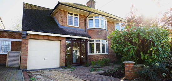 4 bed semi-detached house for sale