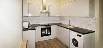 Flat to rent in Holme Lane, Sheffield, South Yorkshire S6