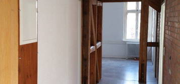 Helle 105m² 4-Zimmer Wohnung Balkon große Küche u.Bad Zentrumsnah