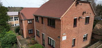 Flat for sale in Lower Street, Haslemere, Surrey GU27