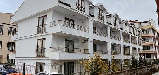 ŞAFAK CADDESİNDE KİRALIK 2+1 STÜDYO DAİRE