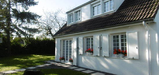 PARTICULIER vend agréable PAVILLON indépendant MAISON VILLA de 132 m2 avec GARAGE et JARDIN paysager de 770 m2 sans vis à vis