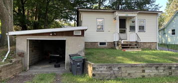 28 Reeder St, Mount Pocono, PA 18344