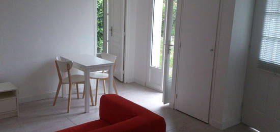 Location T2 Appartement à Bordeaux Blanquefort avec jardin