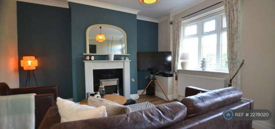 2 bedroom terraced house