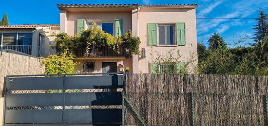 Manosque - Maison de ville T3 rénovée avec Jardin