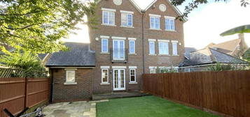 4 bedroom semi-detached house