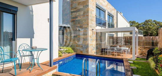 Moradia T4, mobiliada, com piscina, em Janes, Cascais