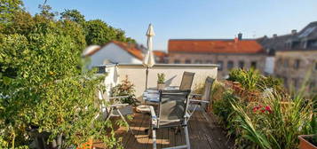 Großzügig Wohnen mit Dachterrasse, fast im Zentrum