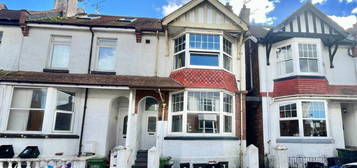 5 bedroom end of terrace house for sale