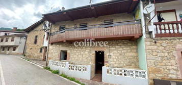 Casa adosada en venta en Cosío, Rionansa
