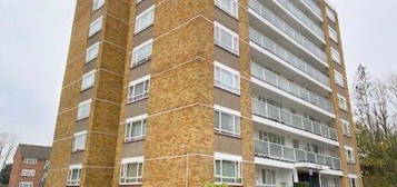 Flat to rent in Dove Park, Pinner, Greater London HA5