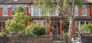 Detached house for sale in Chestnut Avenue, London, Haringey N8