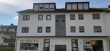 Hofheim, ab sofort: Gepflegtes + helles DG-Appartement!