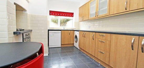 4 bedroom semi-detached house