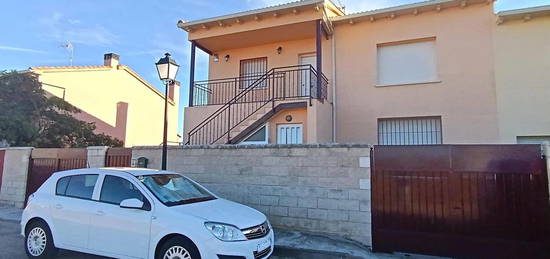 Casa adosada en venta en Horche