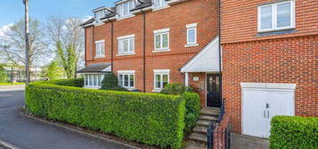 Flat to rent in Findlay Mews, Marlow SL7