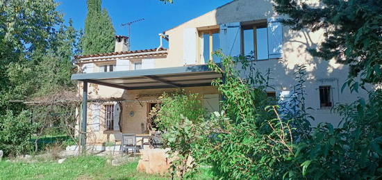 Fayence (83) ... A vendre : superbe propriété composée de deux habitations accolées avec piscine commune