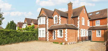 Flat for sale in Longfield, Aylesbury Road, Tring HP23