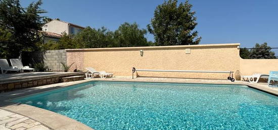 SAINT AYGULF plein sud, appartement T2 environ 42 m2 avec piscine, terrasse, au calme