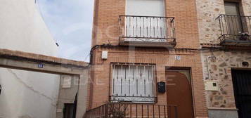 Casa o chalet en venta en calle la Fuente, 2 -4