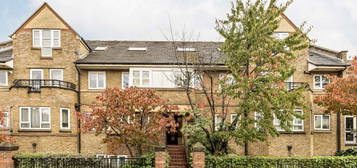 Flat for sale in St. James's Drive, London SW12