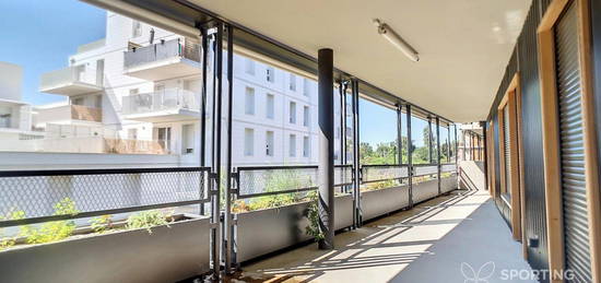 Appartement de type 4 avec grande terrasse_Frasi d'agence offerts