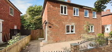 3 bed semi-detached house for sale