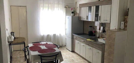 Apartament etajul 3, str. Pietris