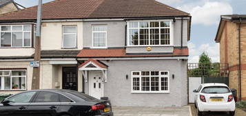 3 bed semi-detached house for sale