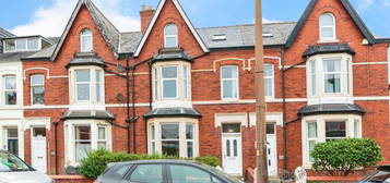 6 bedroom terraced house for sale