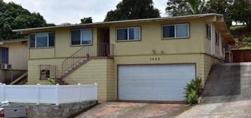 1660 Hoolaulea St, Pearl City, HI 96782